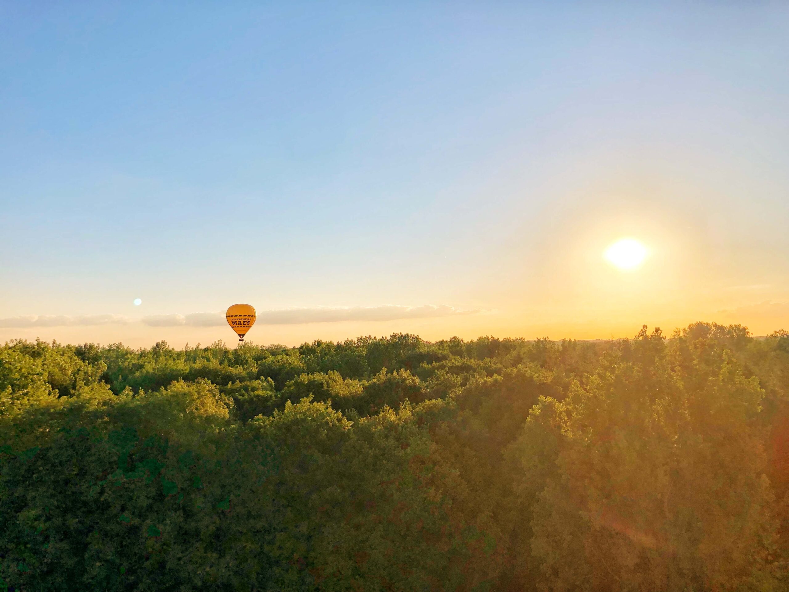 Xploring air balloon